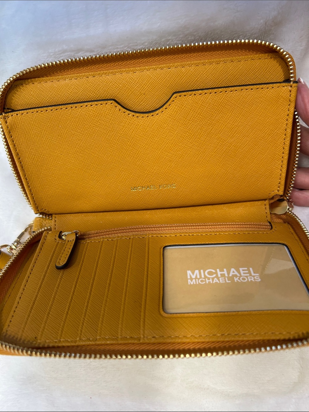 New Michael Kors Jet Set Travel Large Flat phone case Leather Marigold - Picture 6 of 7